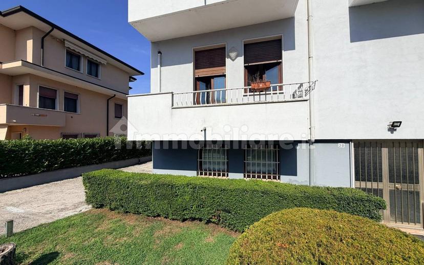 Quadrilocale via Pier Domenico Frattini 43, Centro, Legnago — foto 2 di 17