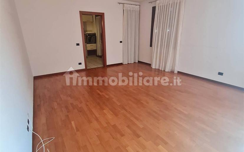 Appartamento buono stato, secondo piano, Castelfranco Veneto — foto 6 di 7