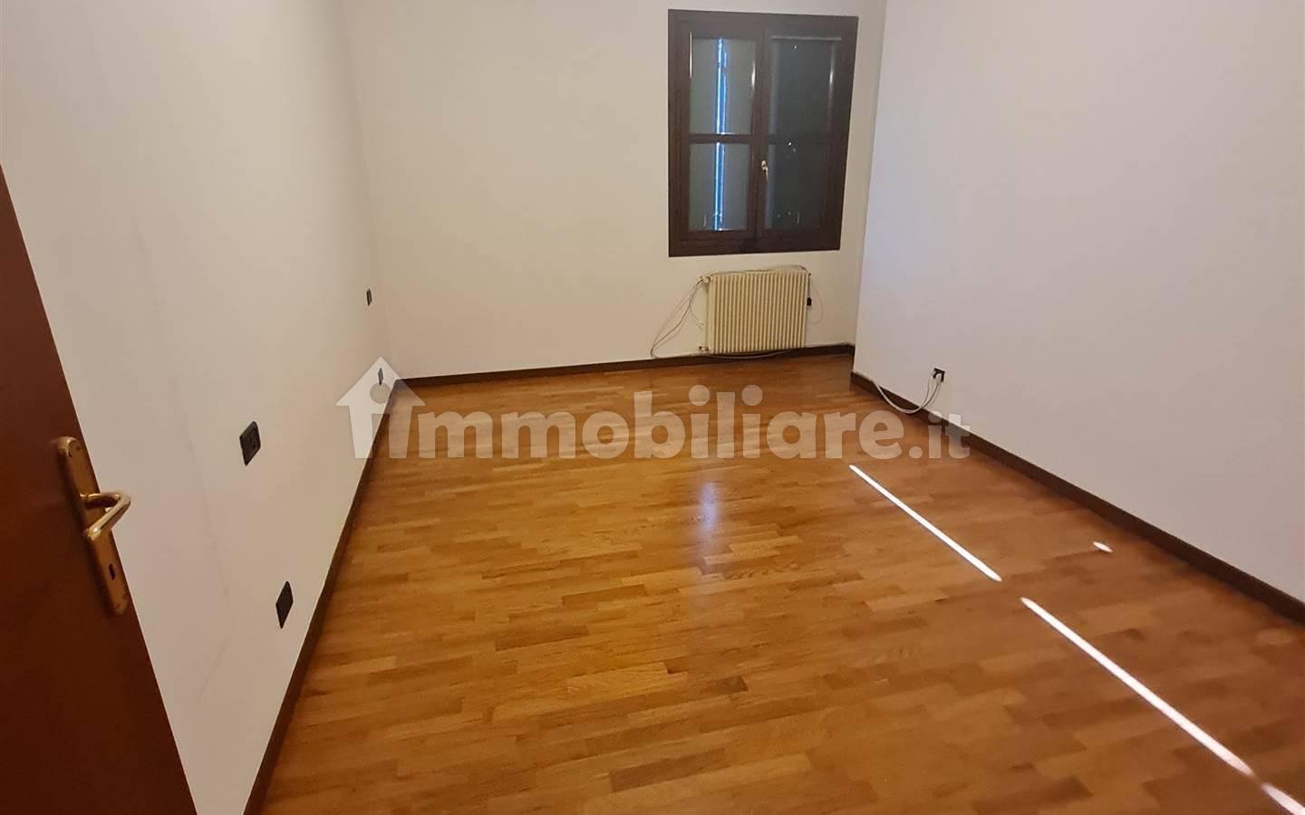 Appartamento buono stato, secondo piano, Castelfranco Veneto