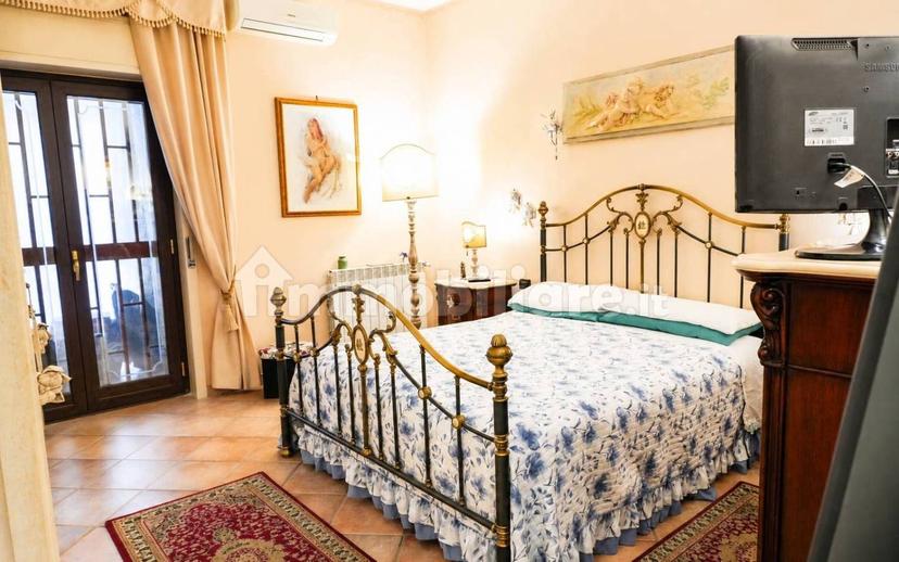 Appartamento via Santi Elena e Costantino 28, Centro, Aci Catena