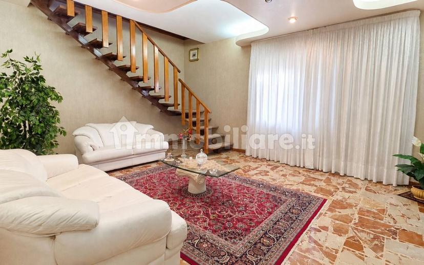 Villa unifamiliare via Santo Carlino, San Leone, Villaseta, Villaggio, Agrigento
