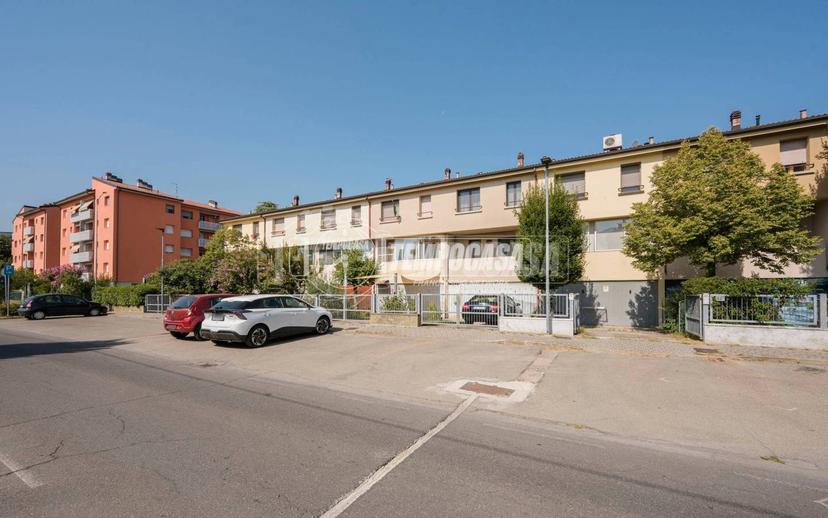 Villa a schiera via NENNI 101, Centro, Castelfranco Emilia — foto 2 di 59
