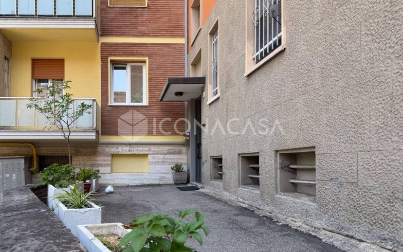 Trilocale via dei Carracci, Talon, Croce, Casalecchio di Reno — foto 12 di 93