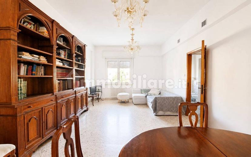 Appartamento buono stato, primo piano, Borgo Molino, Portone, Senigallia