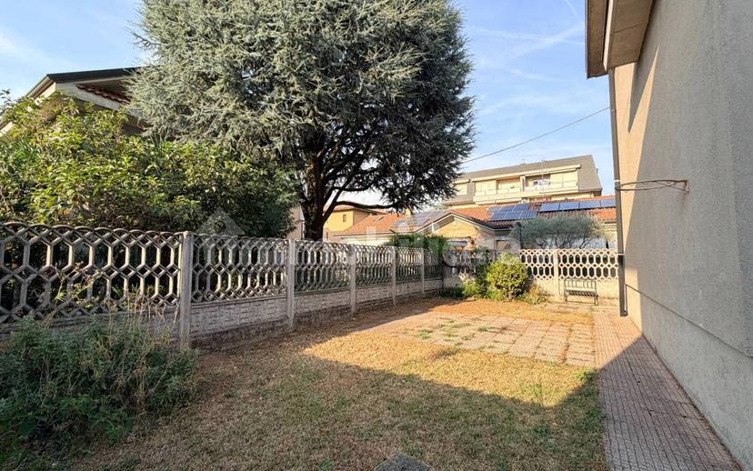 Villa bifamiliare via Monte Rosa 65, Desio — foto 13 di 55
