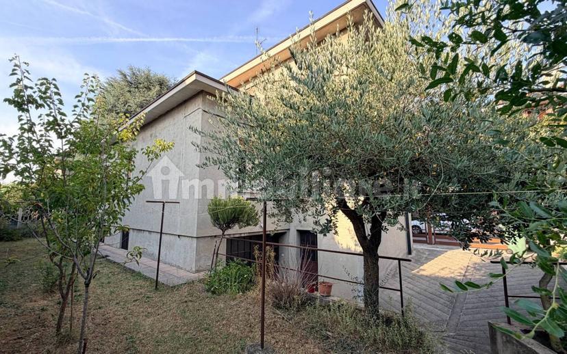 Villa bifamiliare via Monte Rosa 65, Desio — foto 2 di 55