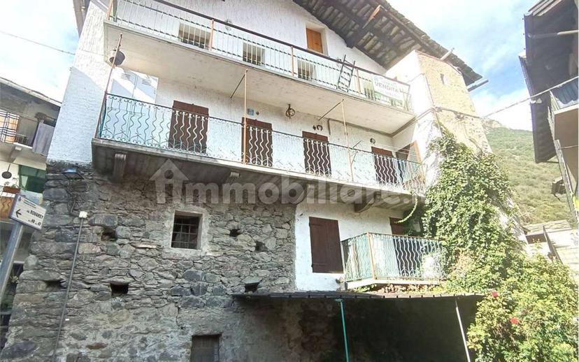 Trilocale via Rovarey 20, Centro, Donnas — foto 7 di 35