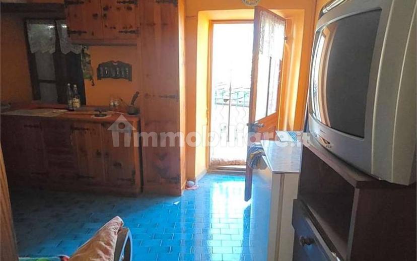 Trilocale via Rovarey 20, Centro, Donnas — foto 13 di 35