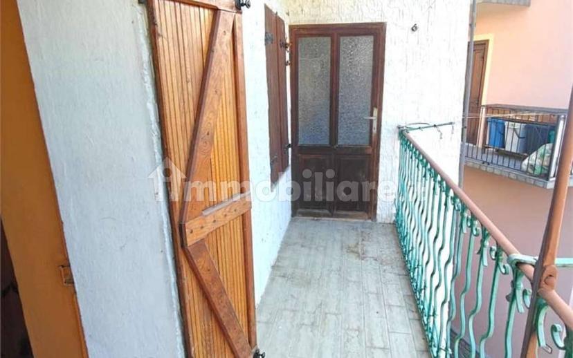 Trilocale via Rovarey 20, Centro, Donnas — foto 4 di 35