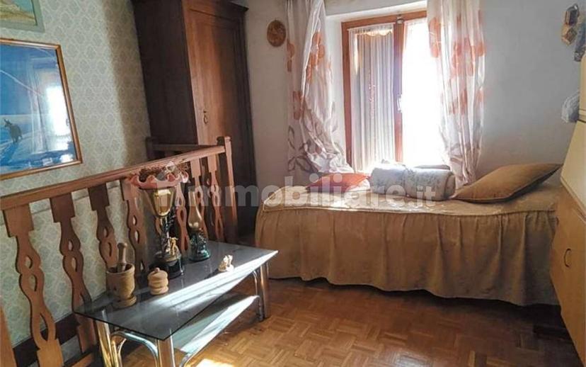 Trilocale via Rovarey 20, Centro, Donnas — foto 11 di 35