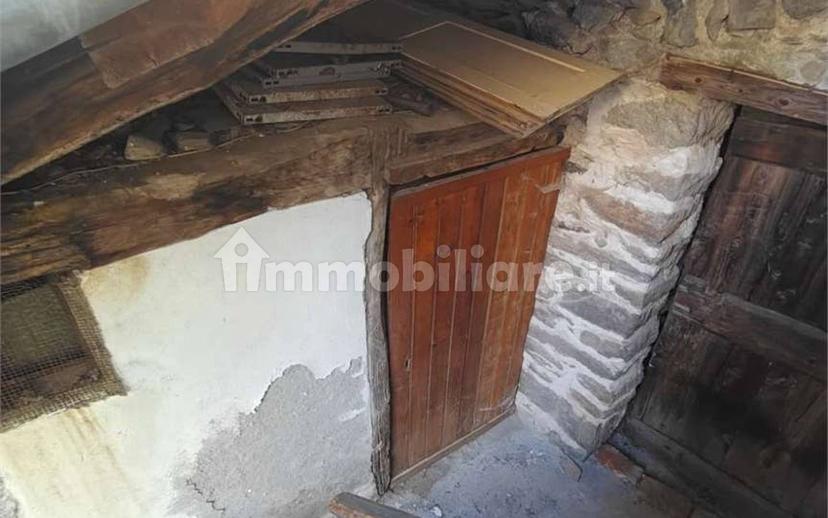Trilocale via Rovarey 20, Centro, Donnas — foto 18 di 35