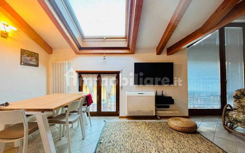 Trilocale via dei Ferrari 1, Centro, Riva del Garda — foto 2 di 17