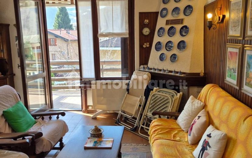 Trilocale viale della Vittoria, Introbio — foto 8 di 9