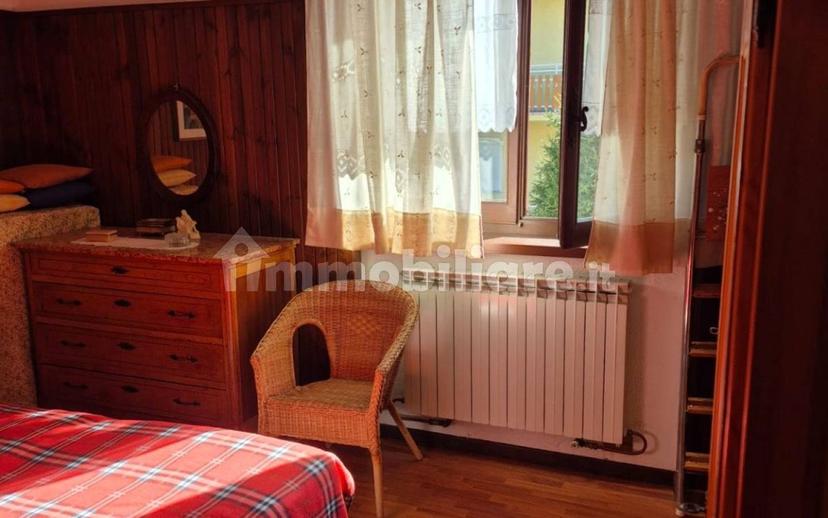 Trilocale viale della Vittoria, Introbio — foto 4 di 9