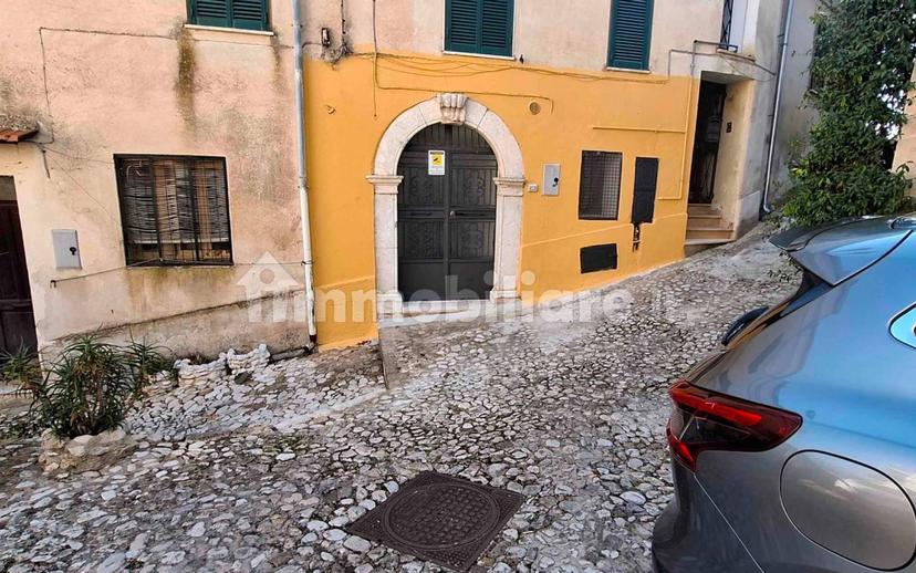 Trilocale ottimo stato, Centro, Atina — foto 13 di 17