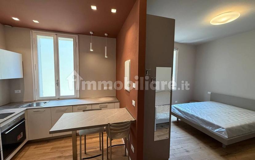 Bilocale via Fratelli Cairoli, Centro Storico, Imola — foto 2 di 14