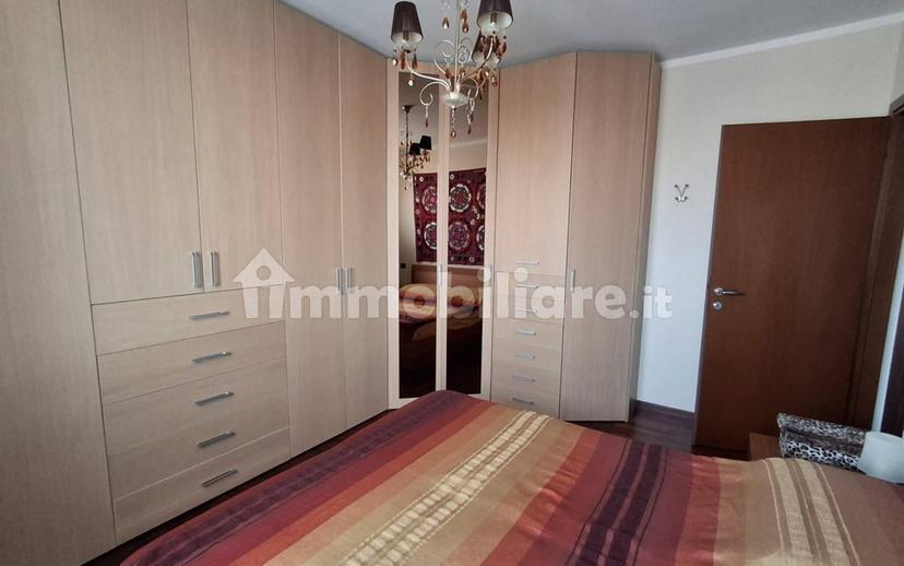 Trilocale ottimo stato, secondo piano, Prato, Correggio