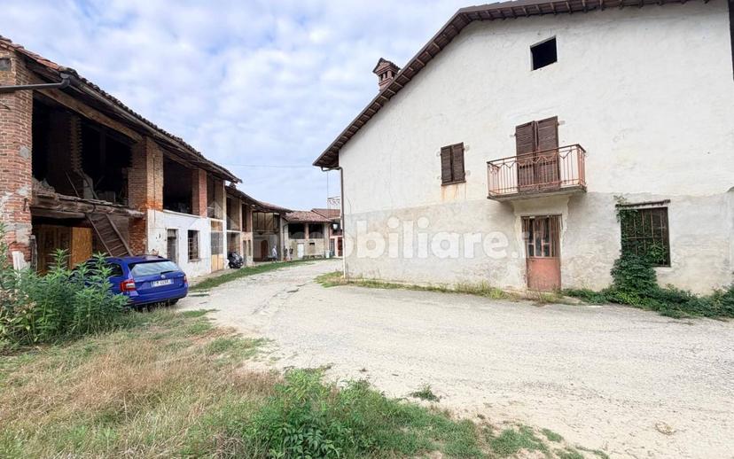 Casale regione Centanito 4, Corneliano d'Alba — foto 22 di 30
