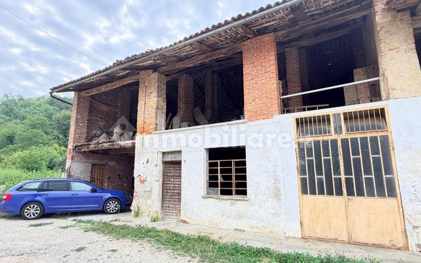 Casale regione Centanito 4, Corneliano d'Alba — foto 3 di 30