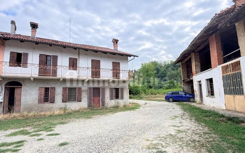Casale regione Centanito 4, Corneliano d'Alba — foto 12 di 30