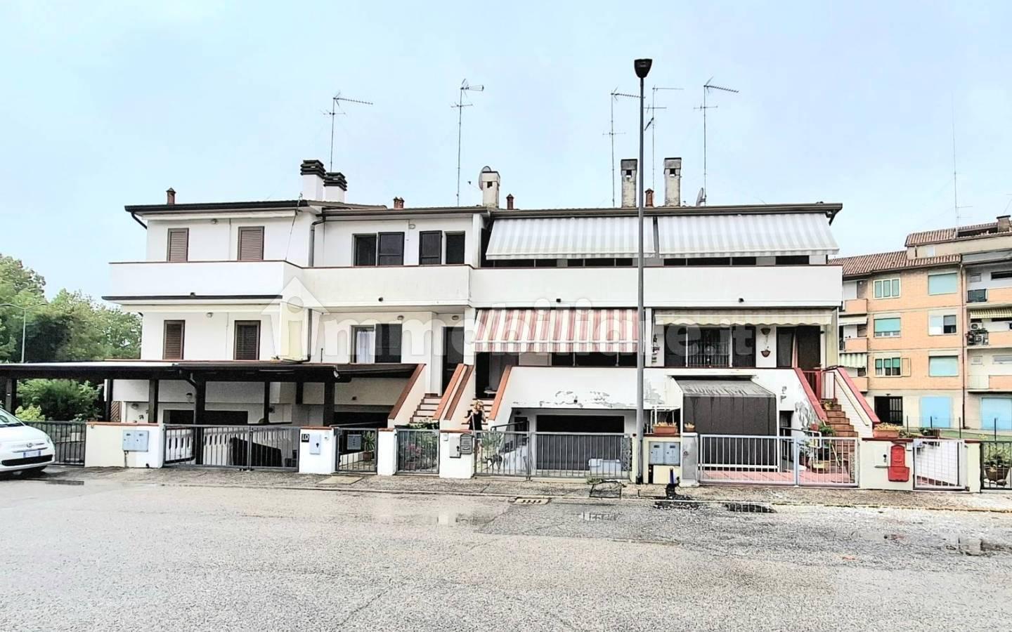 Villa a schiera vicolo della Resistenza 4, Centro, Copparo