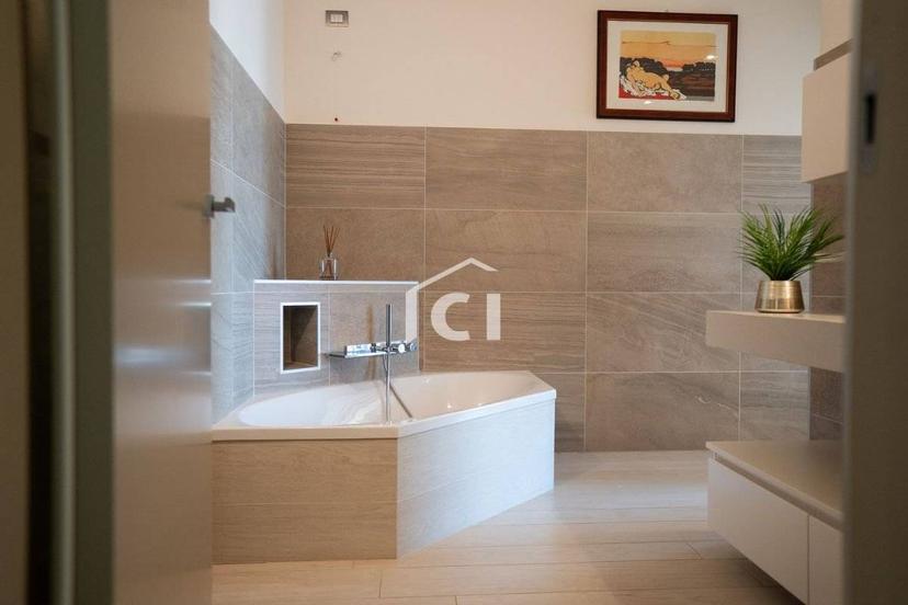 Attico ottimo stato, 165 m², Centro, Pescantina — foto 25 di 51