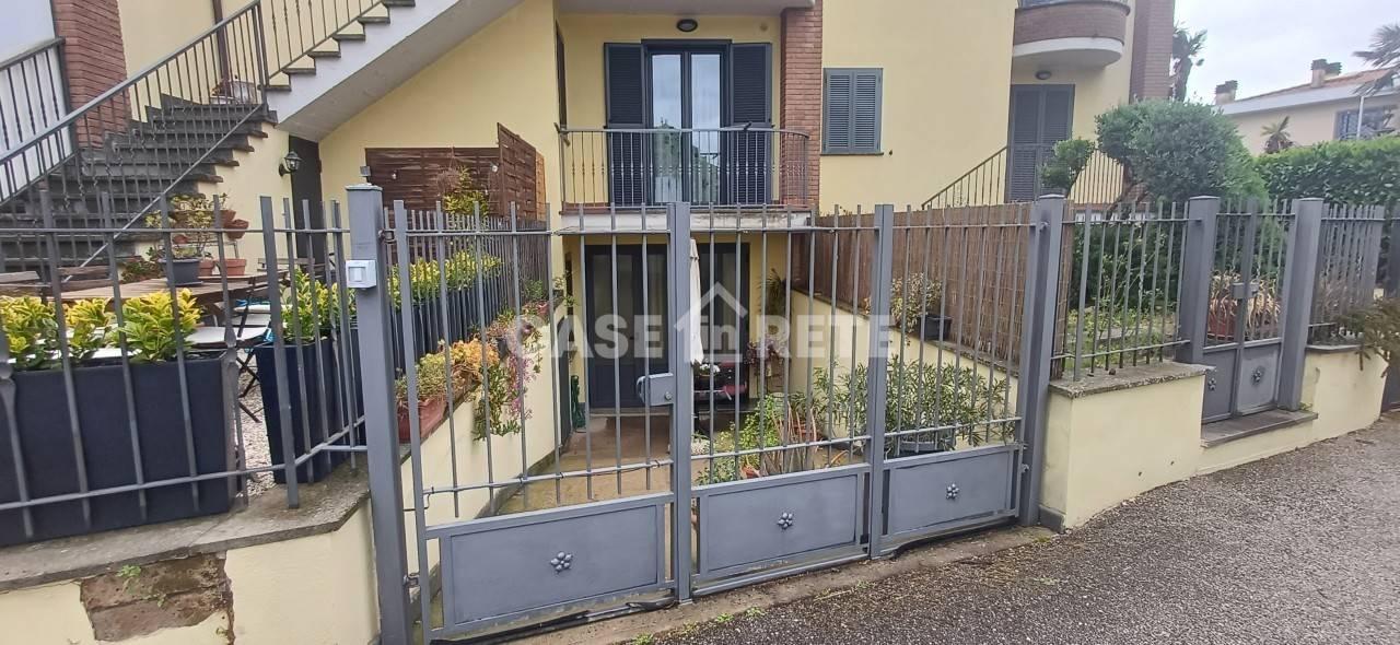 Villa a schiera via Cassia La Botte 194, Centro, Vetralla