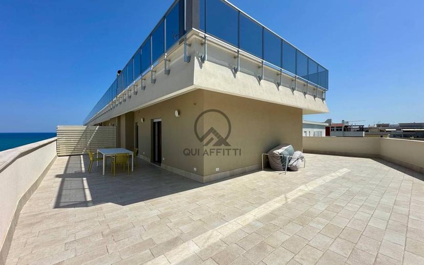 Attico Lungomare Cristoforo Colombo 10, Trani — foto 6 di 13