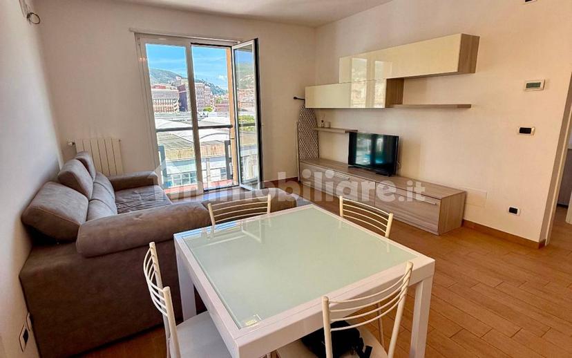 Bilocale via Luigi Cibrario 33, Sestri Ponente, Genova