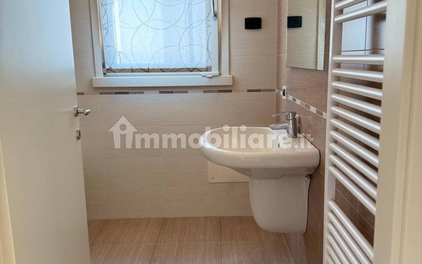 Quadrilocale via Mons. Alessandro Ganassini 11, Ospedaletto, Santa Lucia, Arcè, Pescantina — foto 8 di 17