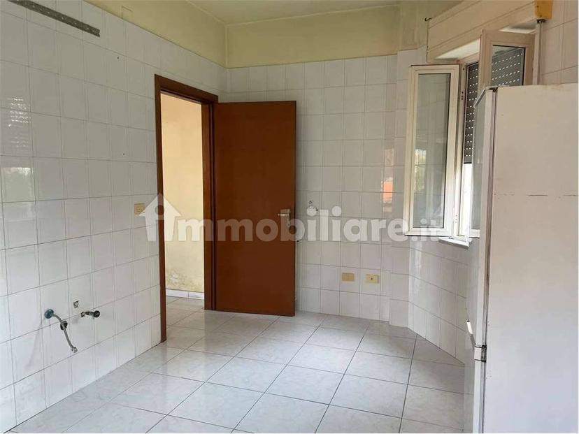 Villa bifamiliare via Tito Livio , 8, Mondragone — foto 10 di 30