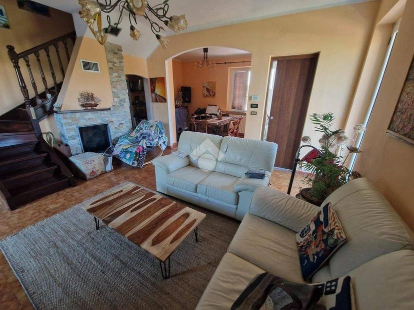 Villa bifamiliare, ottimo stato, 250 m², Maretto