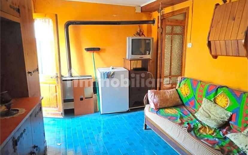 Trilocale via Rovarey 20, Centro, Donnas — foto 21 di 35