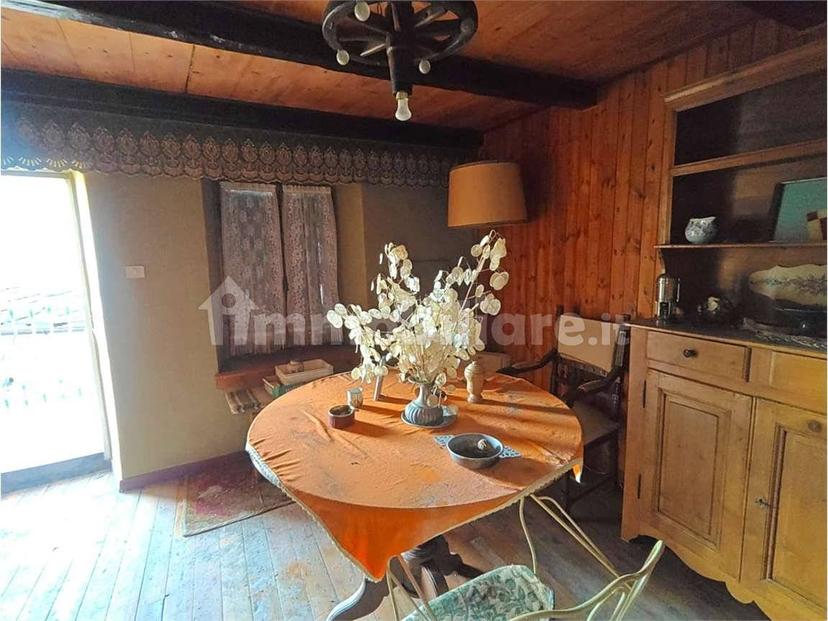 Trilocale via Rovarey 20, Centro, Donnas — foto 9 di 35