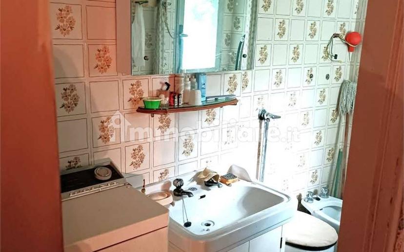 Trilocale via Rovarey 20, Centro, Donnas — foto 33 di 35
