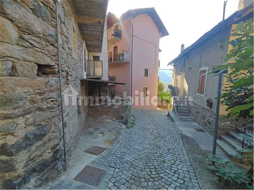 Trilocale via Rovarey 20, Centro, Donnas — foto 10 di 35