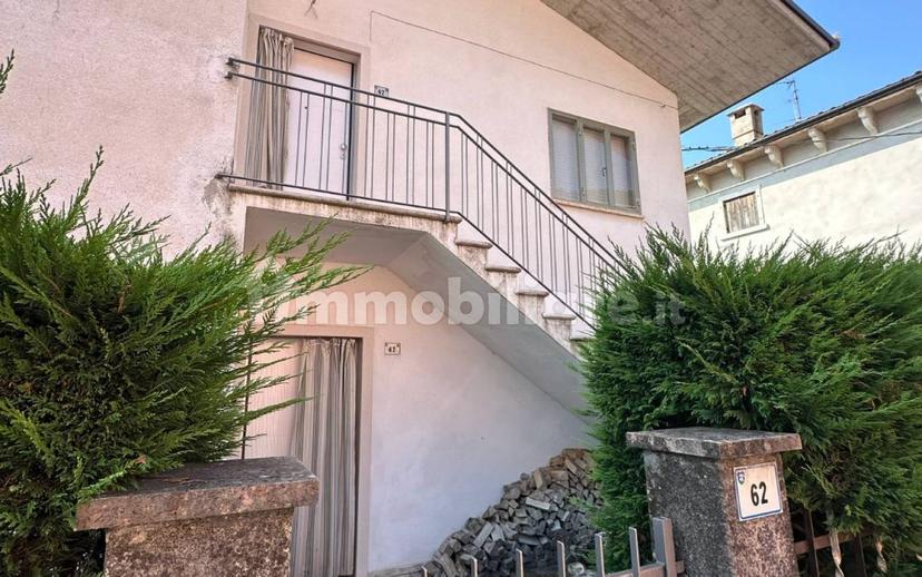 Villa bifamiliare via A. Badile, Mazzurega, Fumane — foto 5 di 37