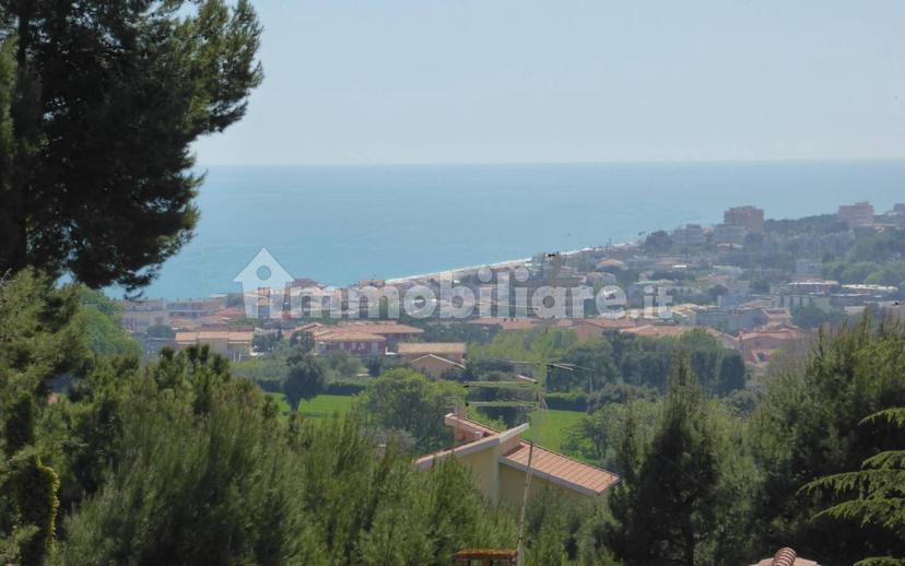 Trilocale via dei Garofani 28l, Villaggio Taunus, Numana — foto 2 di 12