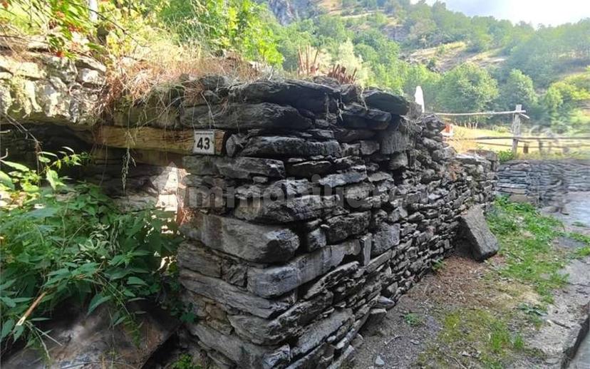 Rustico frazione Graines, Brusson — foto 6 di 12
