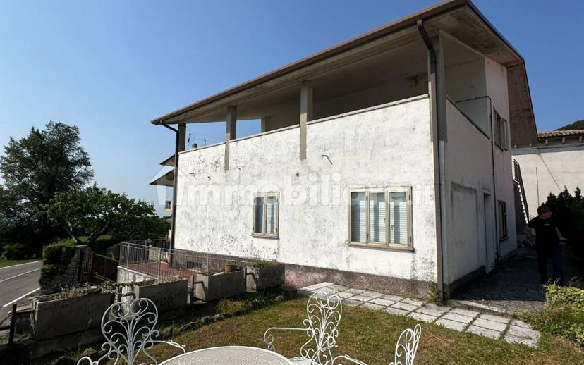 Villa bifamiliare via A. Badile, Mazzurega, Fumane — foto 24 di 37