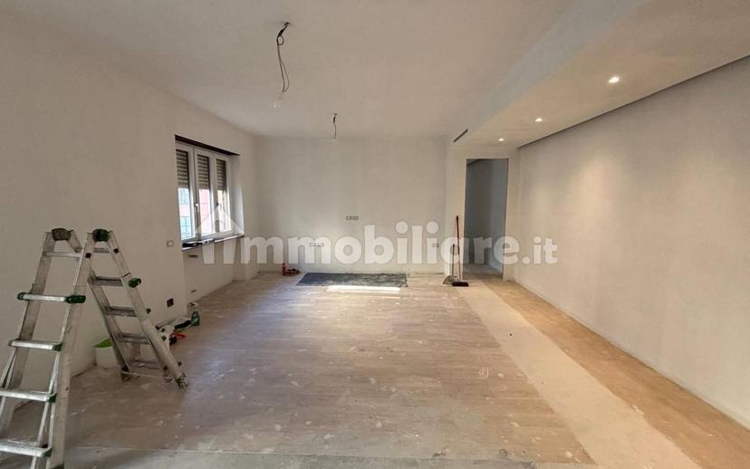Quadrilocale ottimo stato, terzo piano, Via Taverna - Ospedale, Piacenza