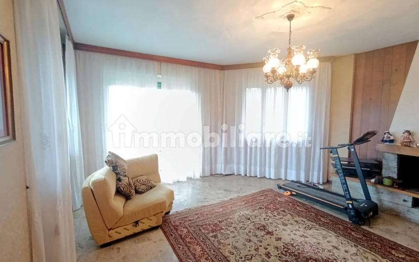 Villa unifamiliare, da ristrutturare, 171 m², Dormelletto — foto 23 di 34