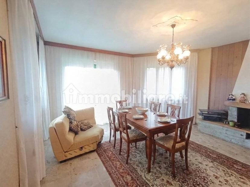 Villa unifamiliare, da ristrutturare, 171 m², Dormelletto — foto 30 di 34