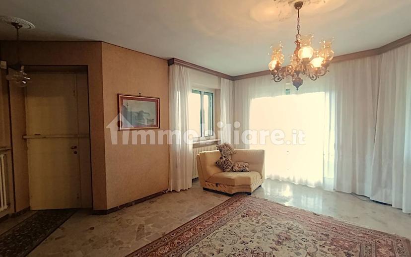 Villa unifamiliare, da ristrutturare, 171 m², Dormelletto — foto 17 di 34