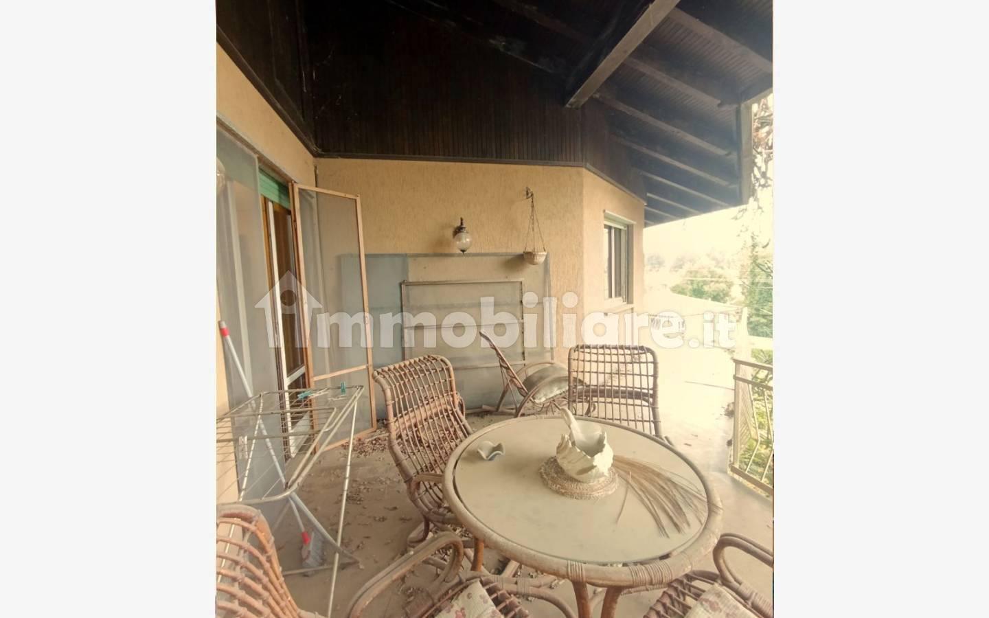 Villa unifamiliare, da ristrutturare, 171 m², Dormelletto