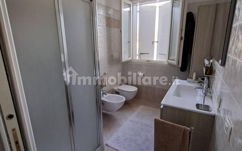 Bilocale ottimo stato, su più livelli, Centro, San Martino in Rio — foto 3 di 11