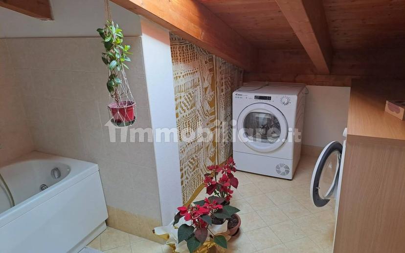 Bilocale ottimo stato, su più livelli, Centro, San Martino in Rio — foto 9 di 11