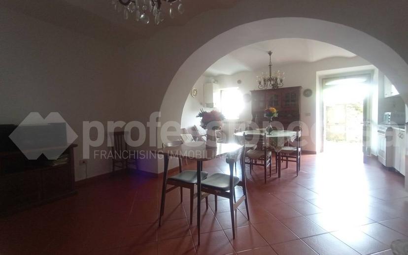 Terratetto unifamiliare via Madonna, 49, Sant'Angelo del Pesco — foto 2 di 25