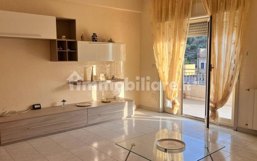 Quadrilocale via Sparagonà 196, Centro, Santa Teresa di Riva — foto 11 di 46