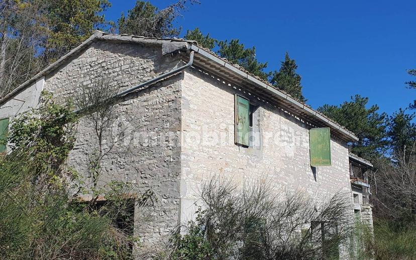Casa colonica San Piero in Tambis, Fossombrone — foto 5 di 8